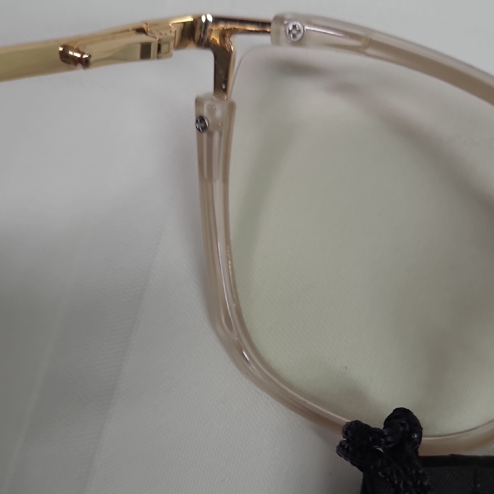 Stylish Gold Women's Glasses - Picture 4 of 8